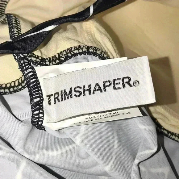 Trimshaper Floral Design Swim Top Size 6 ((A)) - Picture 6 of 8